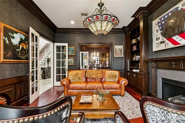 $1,599,000 | 180 East Oakridge Park, Metairie, LA 70005