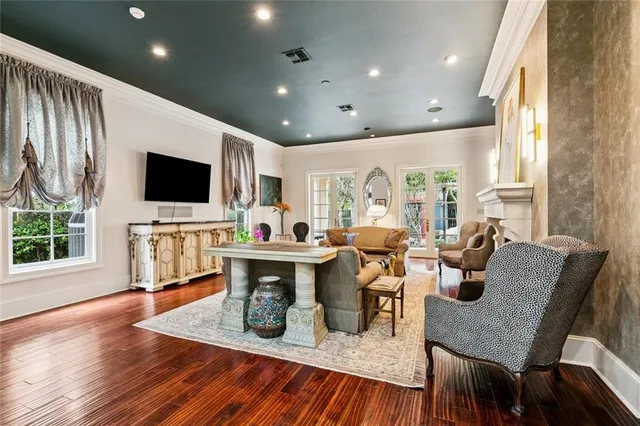 $1,599,000 | 180 East Oakridge Park, Metairie, LA 70005