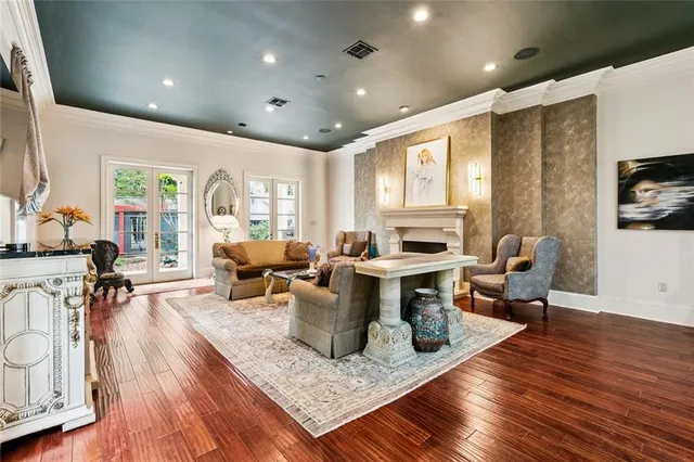 $1,599,000 | 180 East Oakridge Park, Metairie, LA 70005