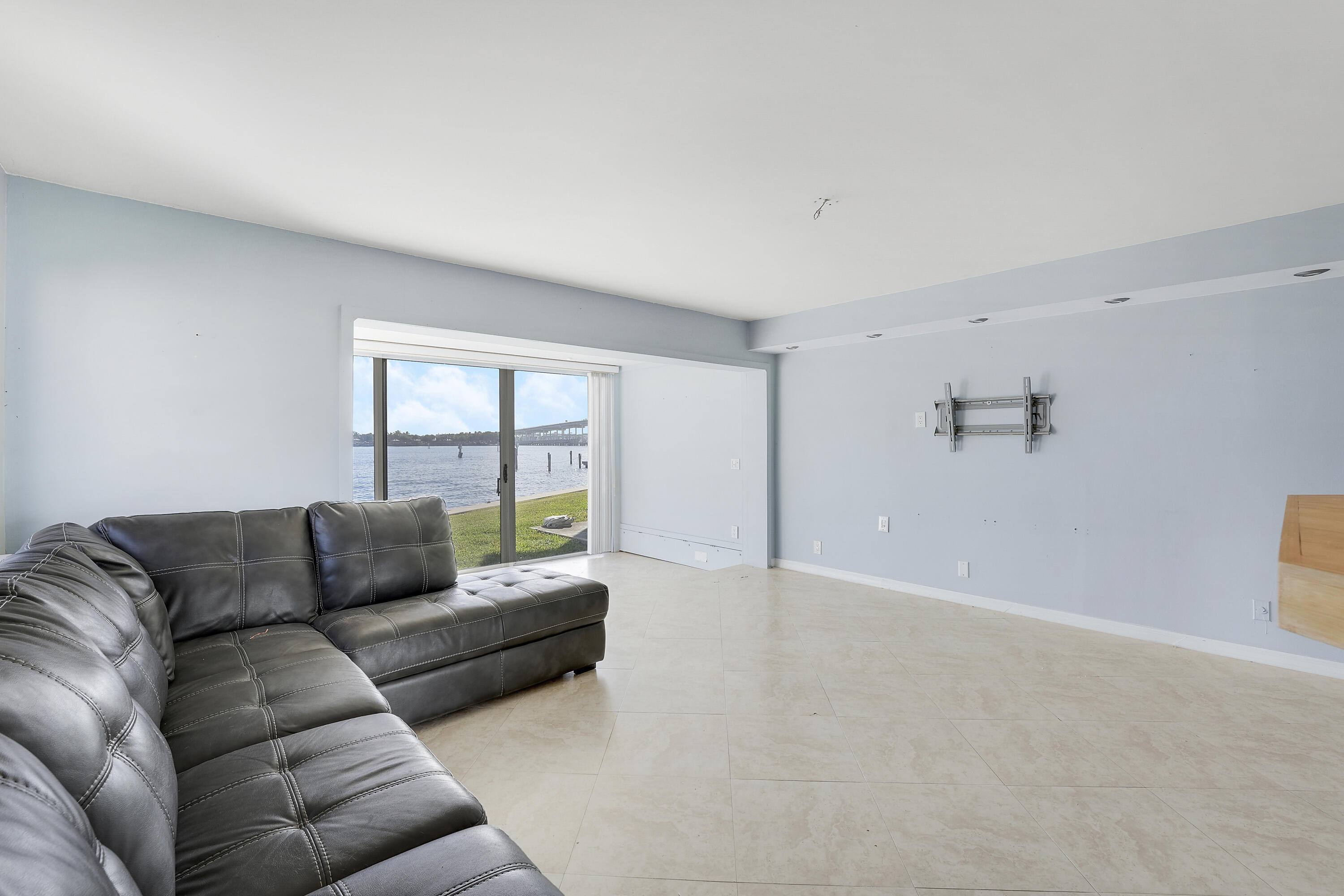 360 Wilma Circle Riviera Beach, FL 33404 - Photo 12 of 42 House-10