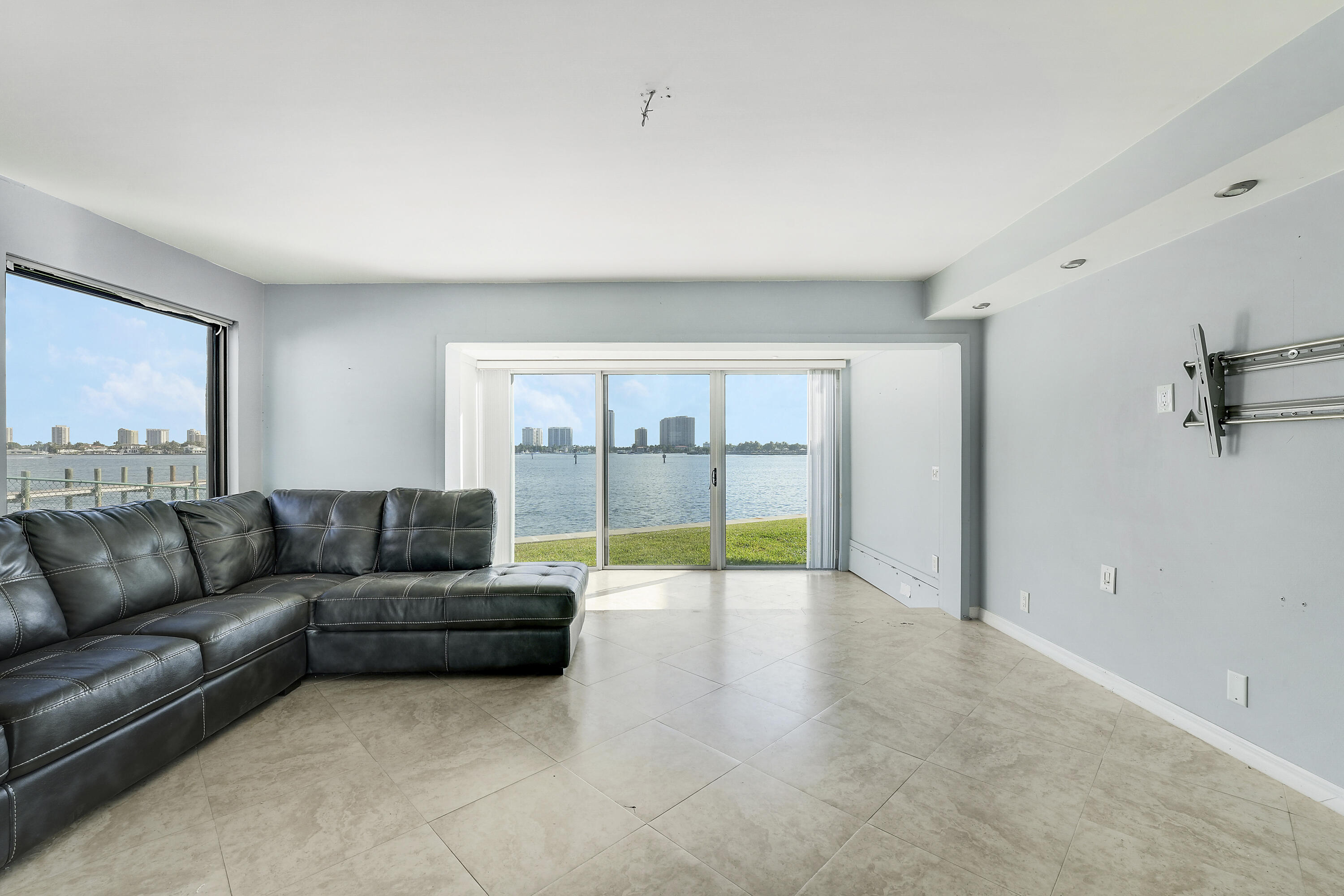 360 Wilma Circle Riviera Beach, FL 33404 - Photo 13 of 42 House-7