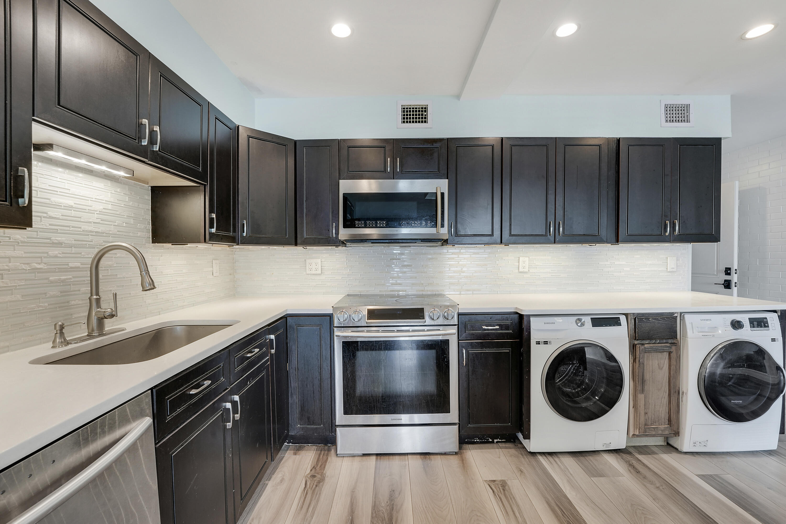 360 Wilma Circle Riviera Beach, FL 33404 - Photo 23 of 42 House-24