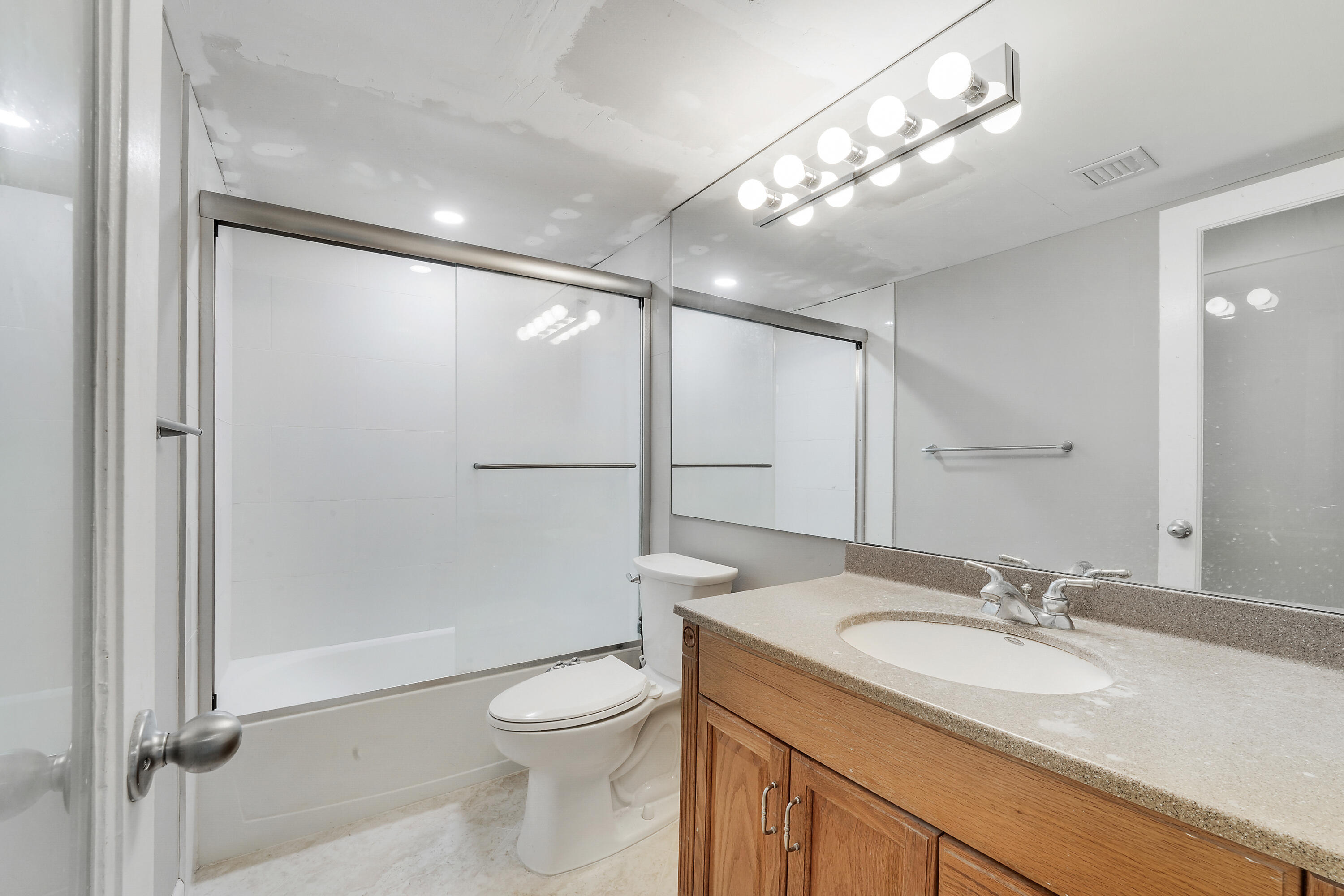 360 Wilma Circle Riviera Beach, FL 33404 - Photo 37 of 42 House-17