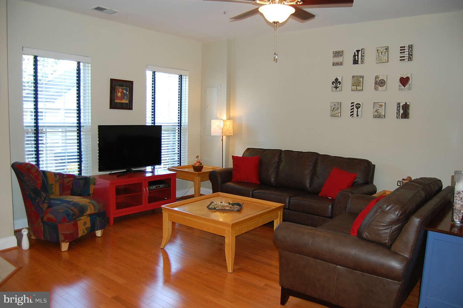 2718 Middle Neck Road Odenton, MD 21113 - Photo 3 of 20 Living Room