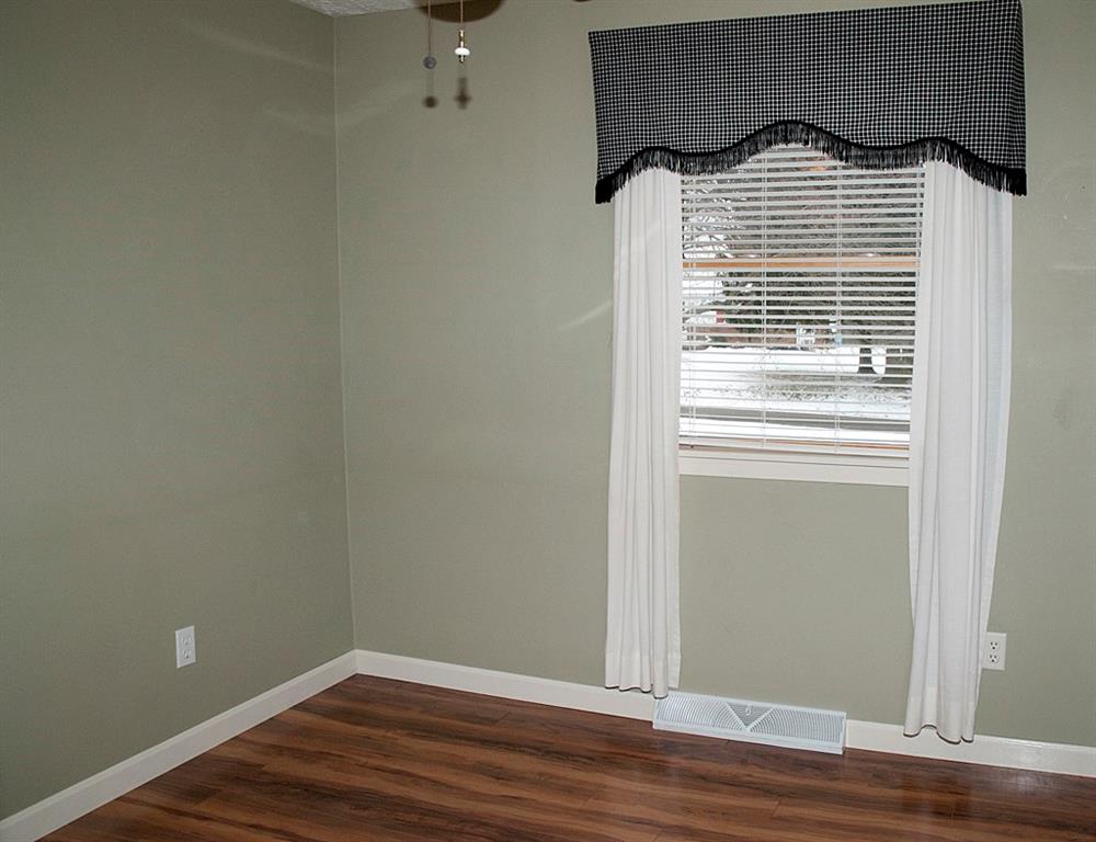 363 Brewer Road Rochester, PA 15074 - Photo 12 of 25 BEDROOM 3
