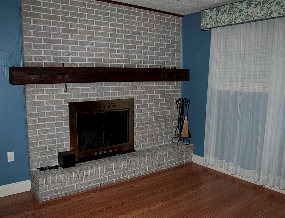 363 Brewer Road Rochester, PA 15074 - Photo 15 of 25 FAMILY ROOM