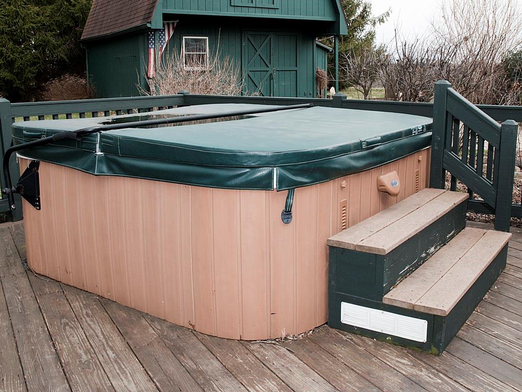 363 Brewer Road Rochester, PA 15074 - Photo 21 of 25 HOT TUB STAYS!!