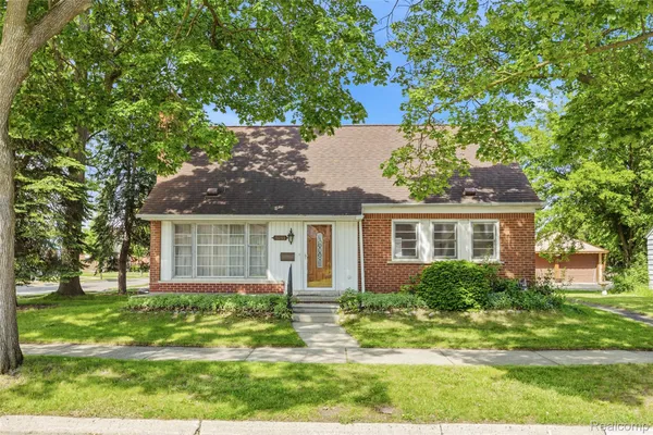 $275,000 | 5041 Payne Avenue, Dearborn, MI 48126