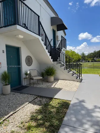 $2,150 | 7235 Northwest 179th Street, Unit 101, Hialeah, FL 33015