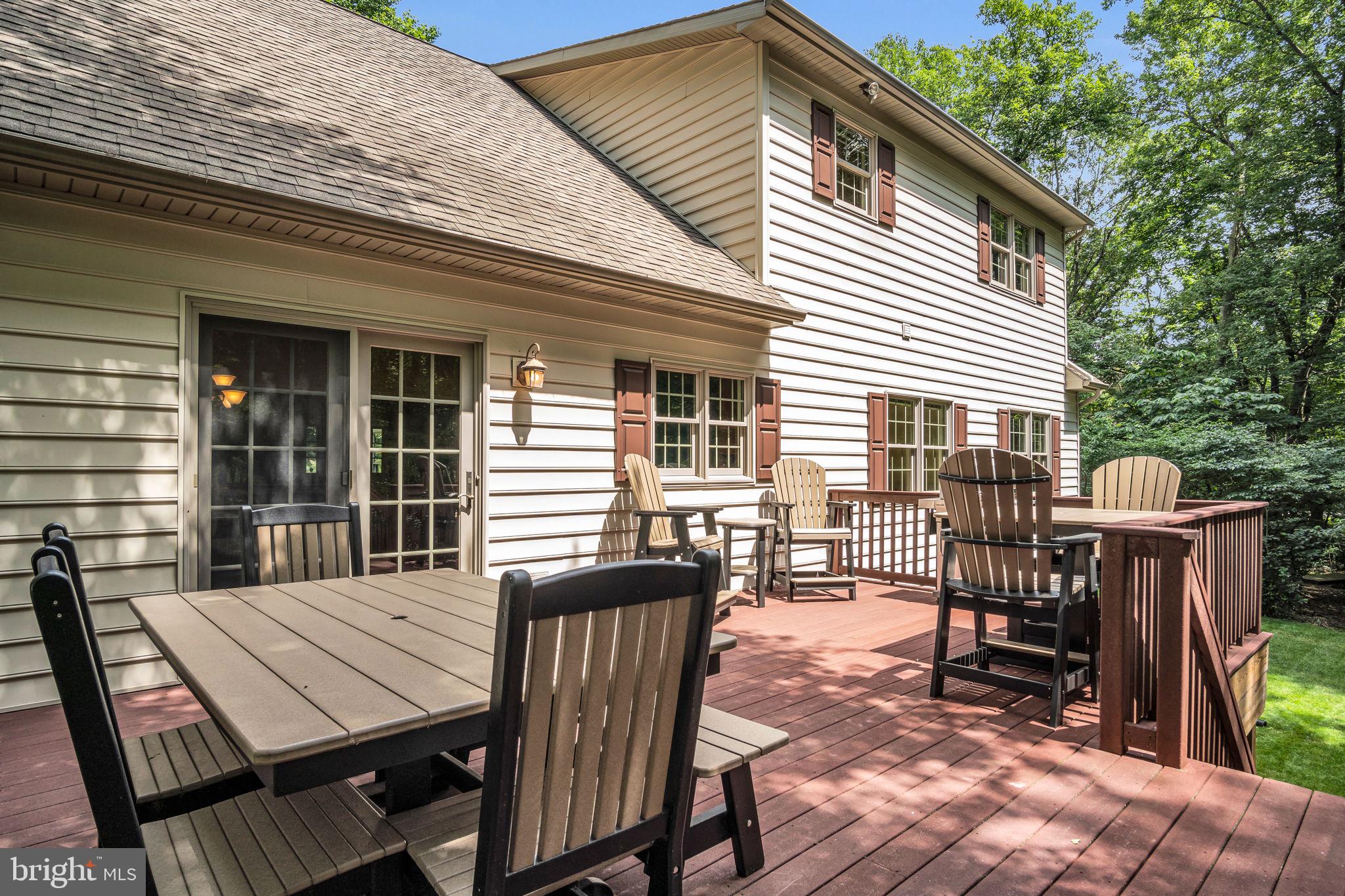 362 Aberdeen Road Elizabethtown, PA 17022 - Photo 12 of 67 a view of a patio with a table and chairs