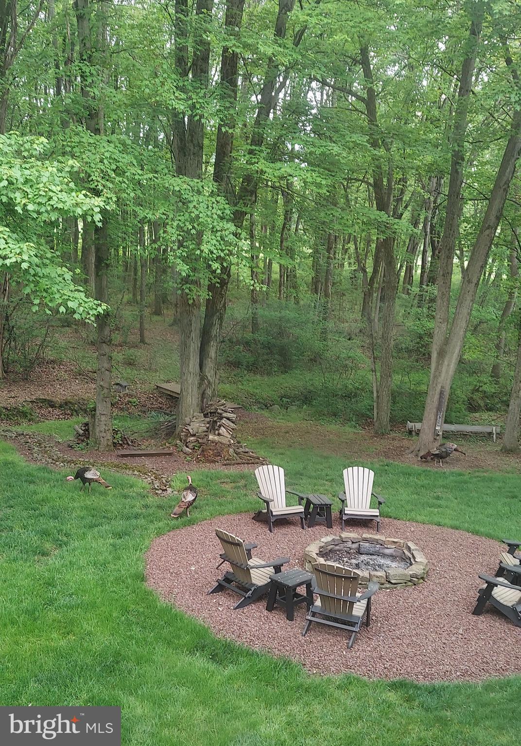 362 Aberdeen Road Elizabethtown, PA 17022 - Photo 65 of 67 a view of a table and chairs in the garden