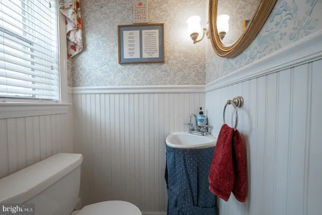 $995,000 | 334 Echo Valley Lane, Newtown Square, PA 19073