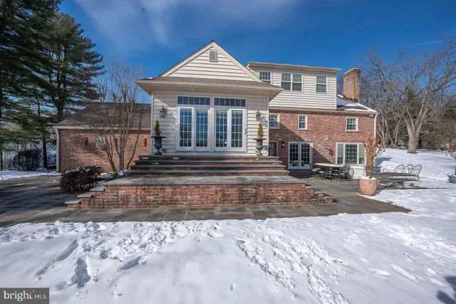 $995,000 | 334 Echo Valley Lane, Newtown Square, PA 19073