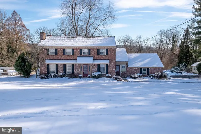 $995,000 | 334 Echo Valley Lane, Newtown Square, PA 19073