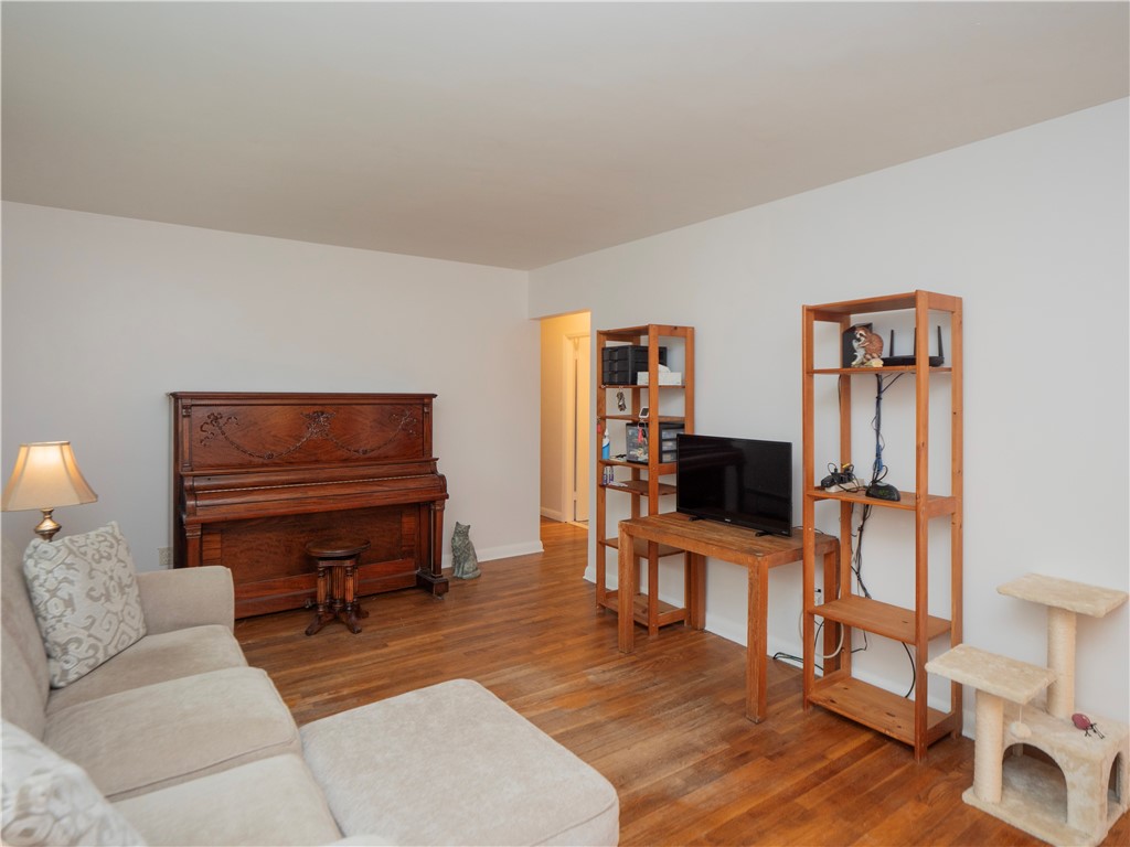 52 Stage Coach Road Portsmouth, RI 02871 - Photo 5 of 47