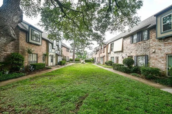 $150,000 | 14715 Barryknoll Lane, Unit 133, Houston, TX 77079