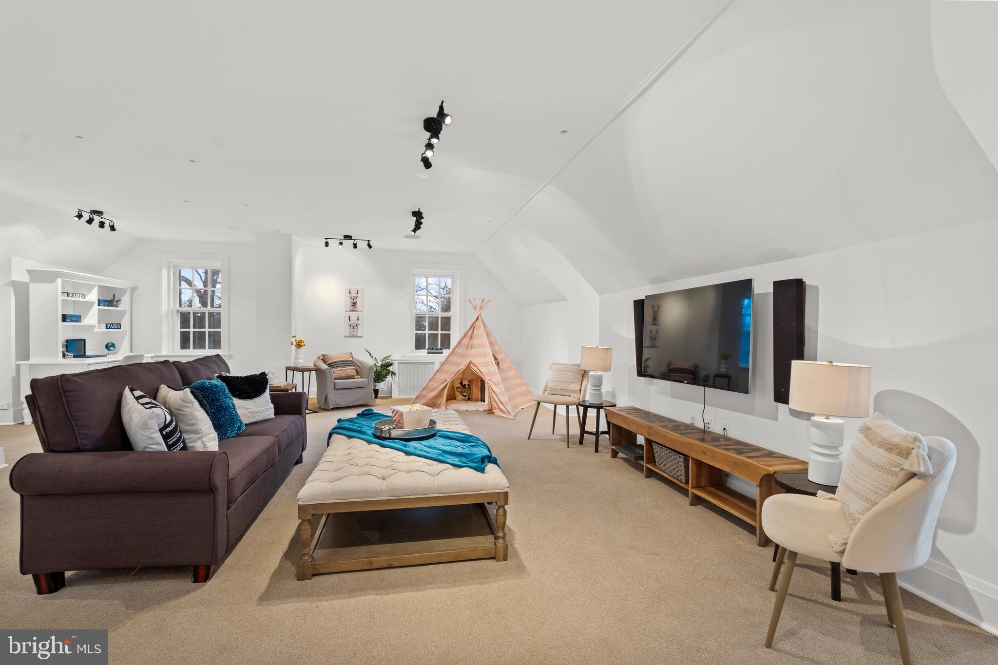 207 East Highfield Road Baltimore, MD 21218 - Photo 29 of 48