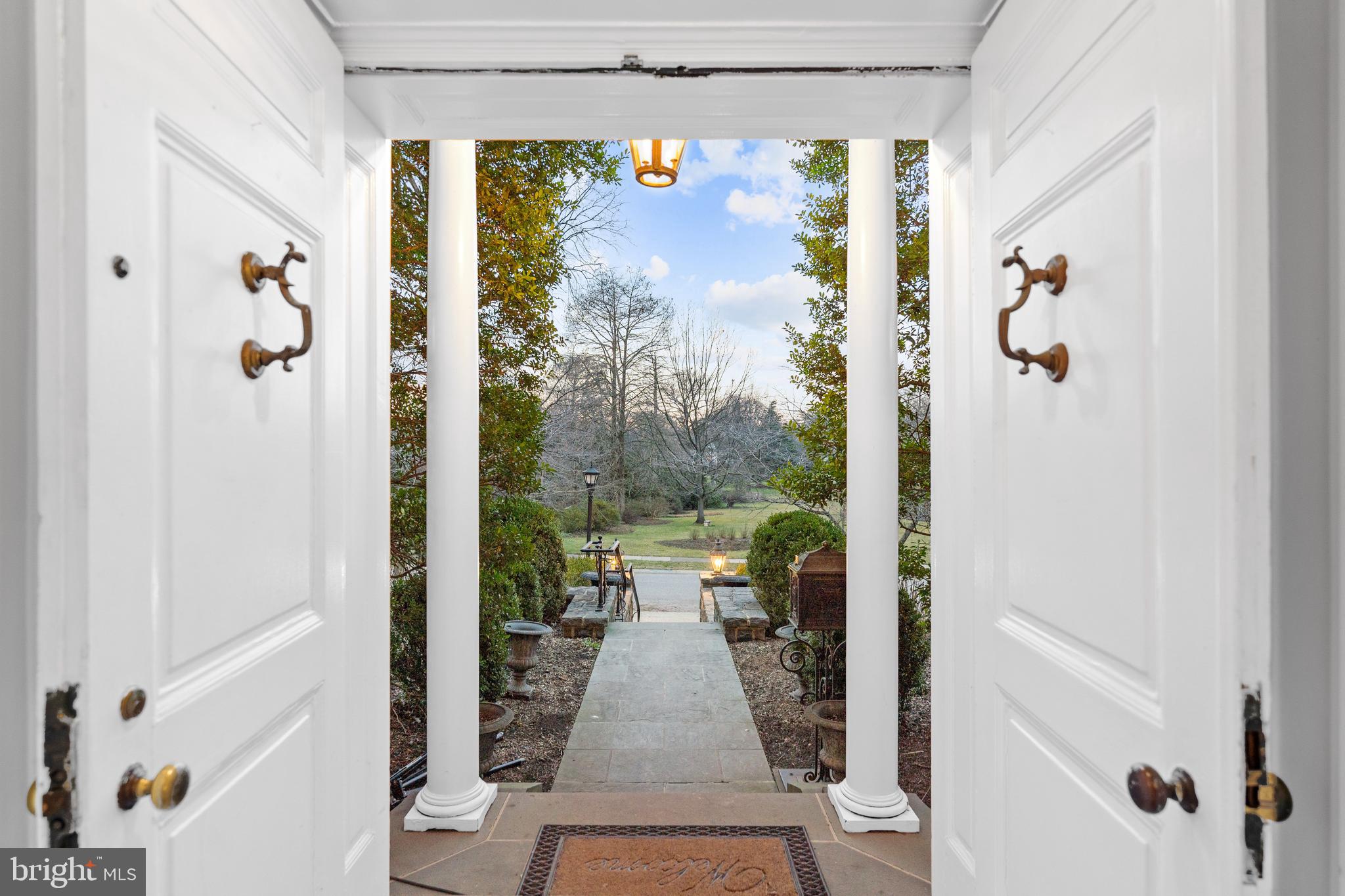 207 East Highfield Road Baltimore, MD 21218 - Photo 5 of 48