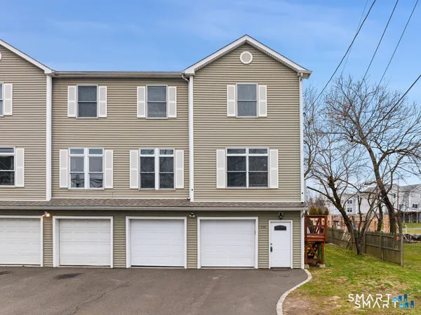 $629,900 | 130 Brentwood Avenue, Fairfield, CT 06825