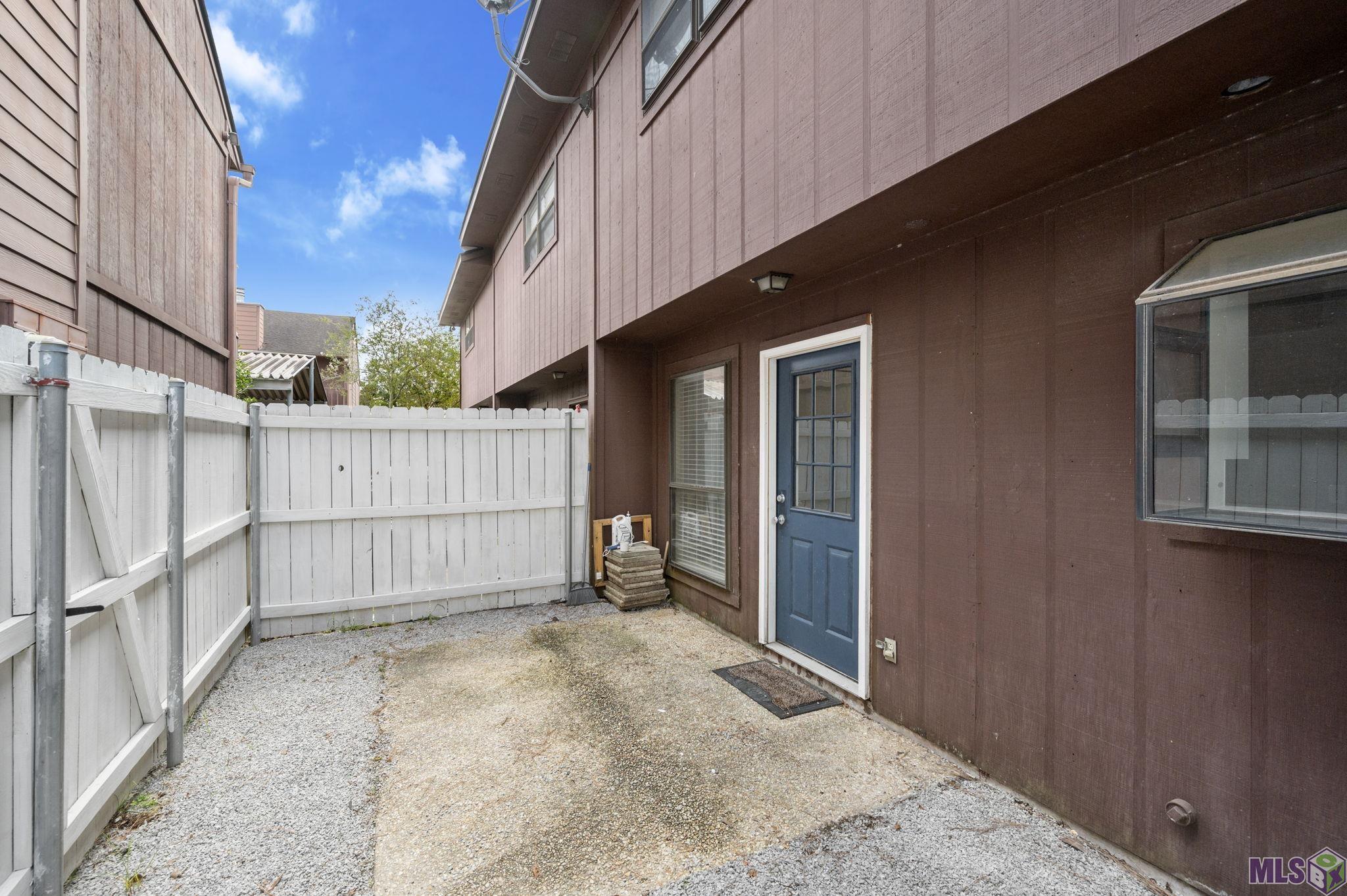 940 Ridgepoint Court, Unit 940 Baton Rouge, LA 70810 - Photo 2 of 21