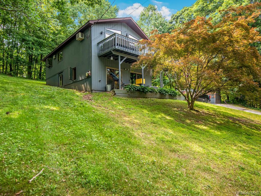 20 Ernst Road Cortlandt Manor, NY 10567 - Photo 2 of 27