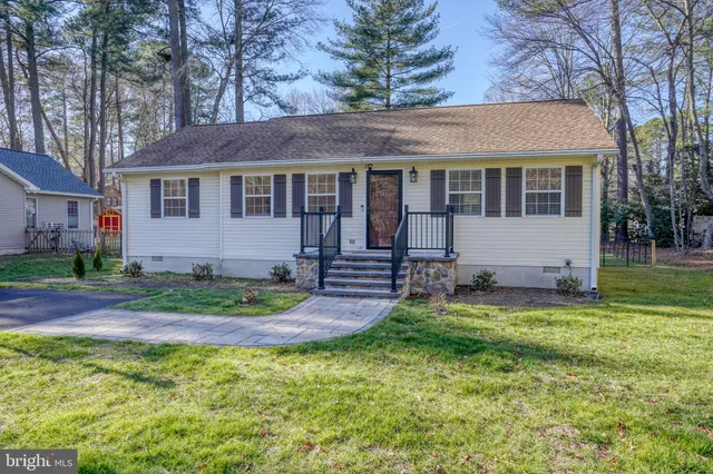 $369,500 | 28 Lakewood Drive, Lewes, DE 19958