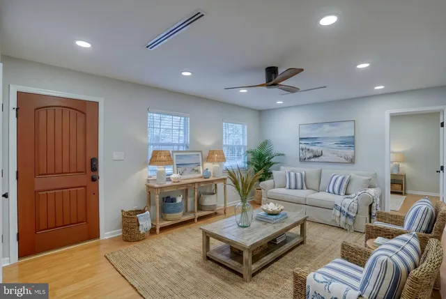 $369,500 | 28 Lakewood Drive, Lewes, DE 19958