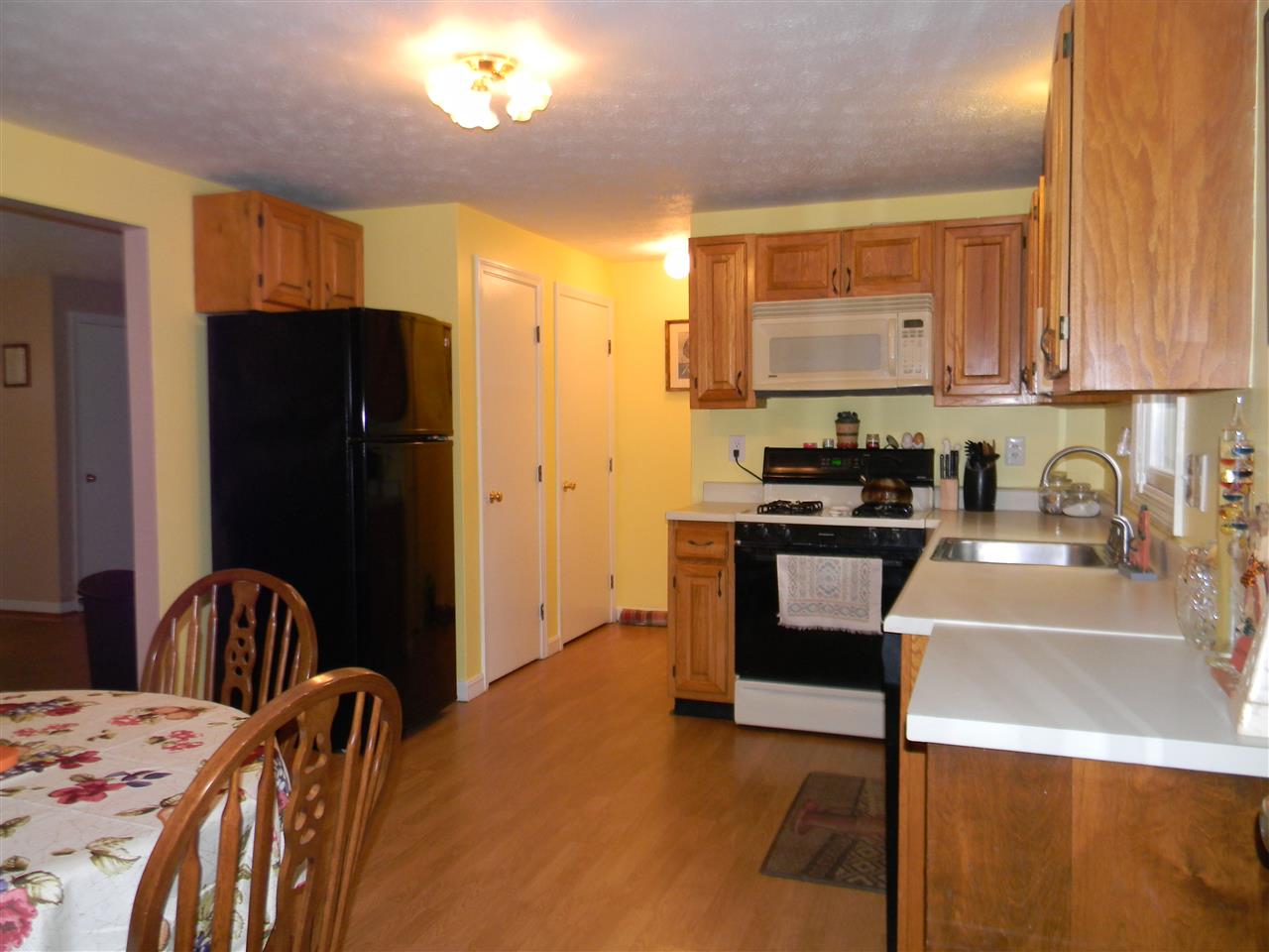 150 Barretts Hill Road, Unit B Hudson, NH 03051 - Photo 4 of 16 Gallery Image 4