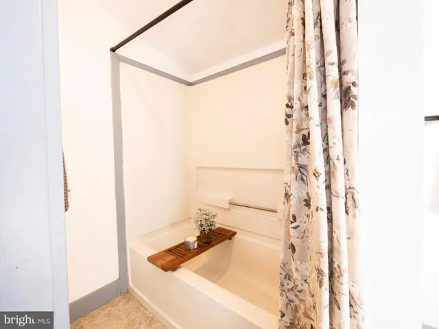 $489,900 | 703 South Loudoun Street, Winchester, VA 22601