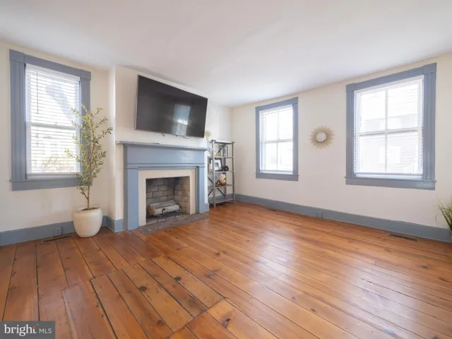 $489,900 | 703 South Loudoun Street, Winchester, VA 22601