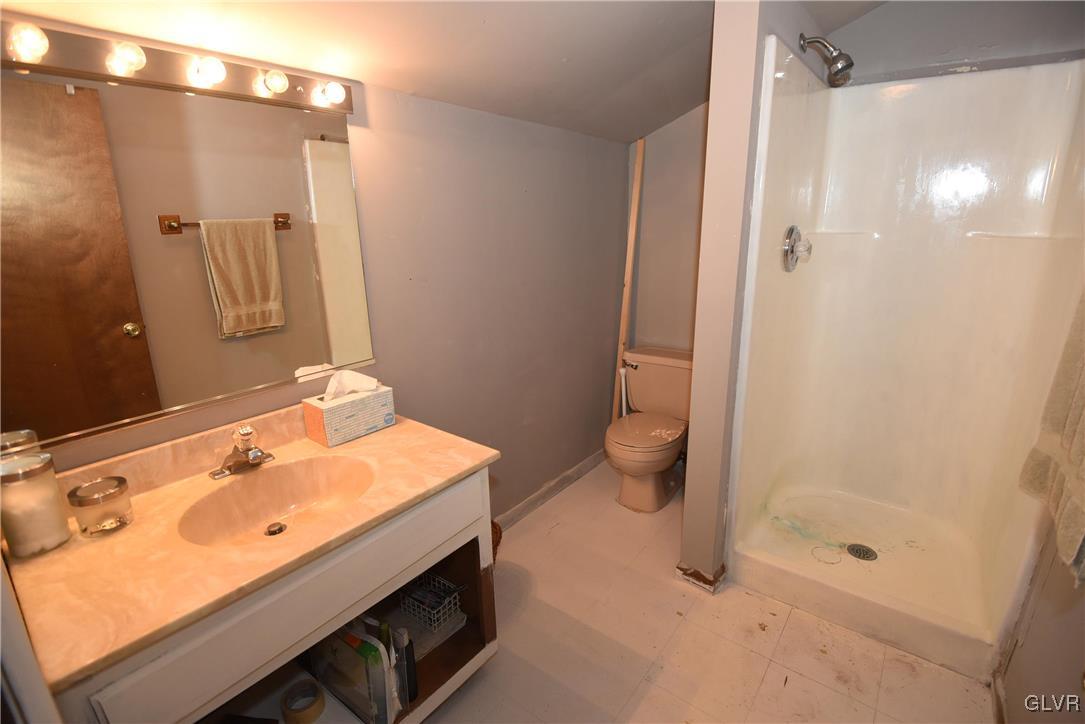 4036 Hollo Road Easton, PA 18045 - Photo 41 of 46 Master bath