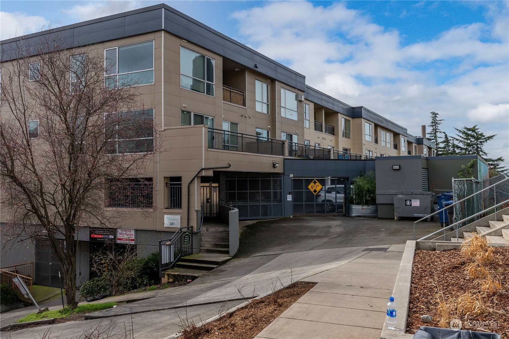 321 10th Avenue South, Unit 616 Seattle, WA 98144 - Photo 1 of 19