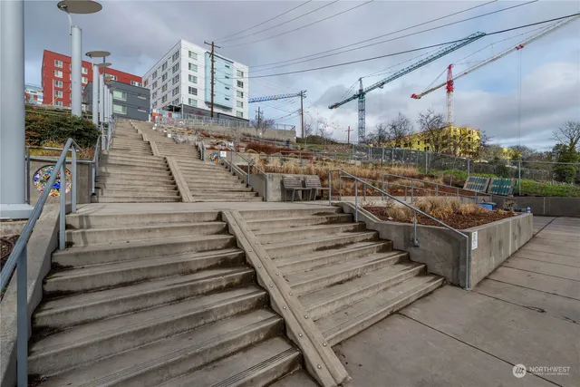 $320,000 | 321 10th Avenue South, Unit 616, Seattle, WA 98144