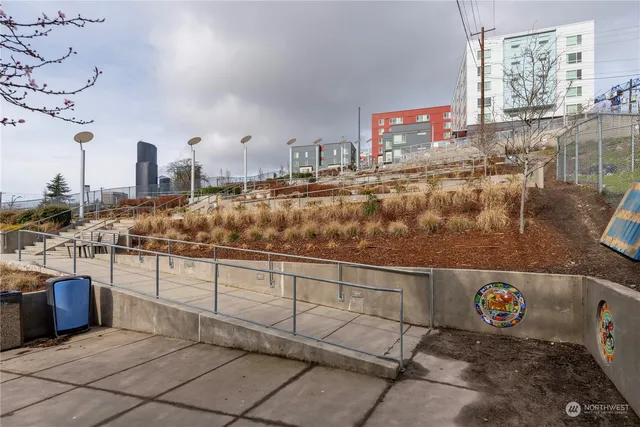 $320,000 | 321 10th Avenue South, Unit 616, Seattle, WA 98144