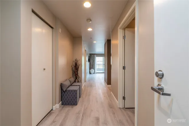 $320,000 | 321 10th Avenue South, Unit 616, Seattle, WA 98144