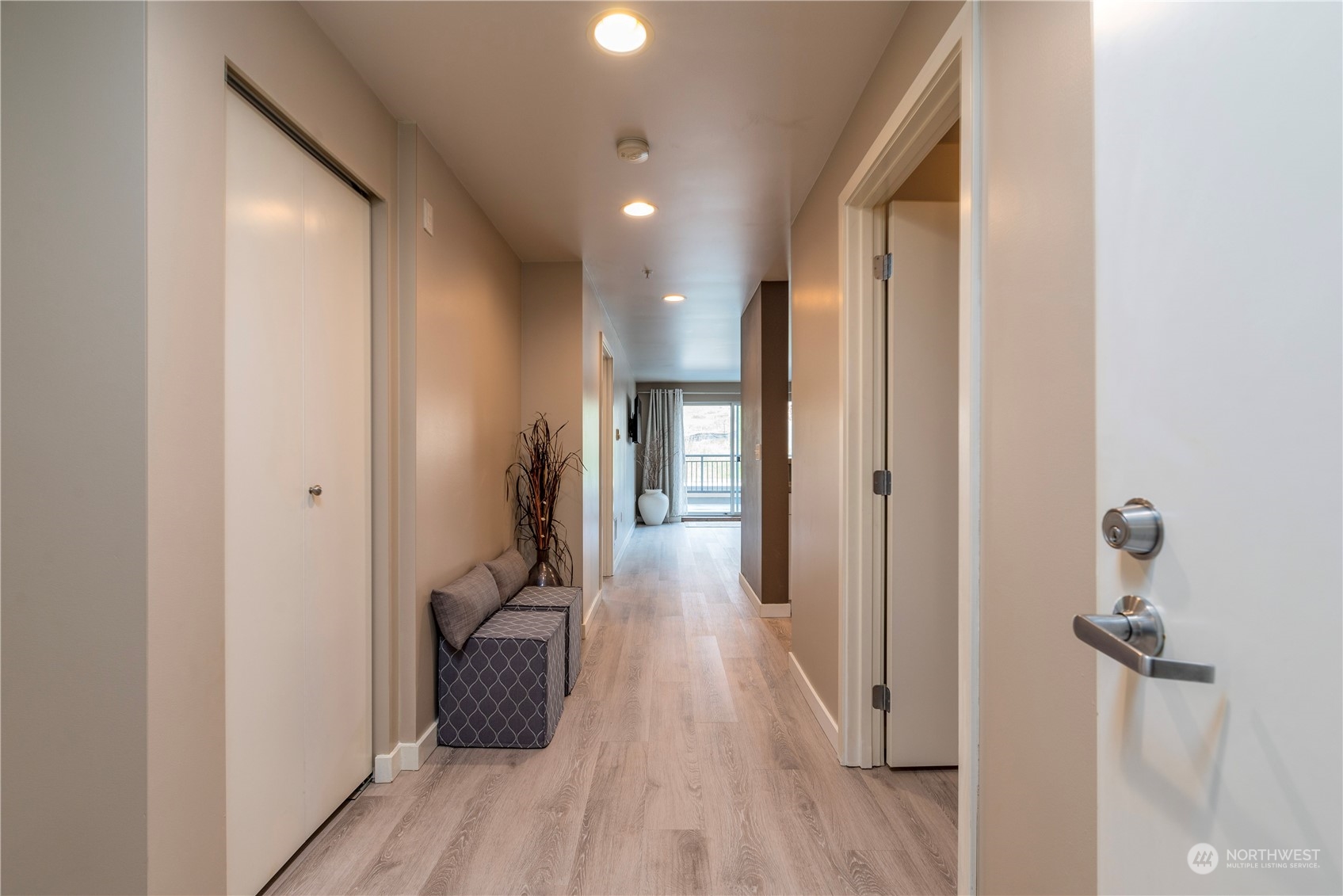 321 10th Avenue South, Unit 616 Seattle, WA 98144 - Photo 3 of 19