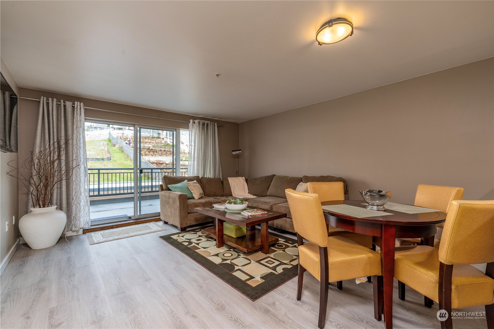 321 10th Avenue South, Unit 616 Seattle, WA 98144 - Photo 4 of 19