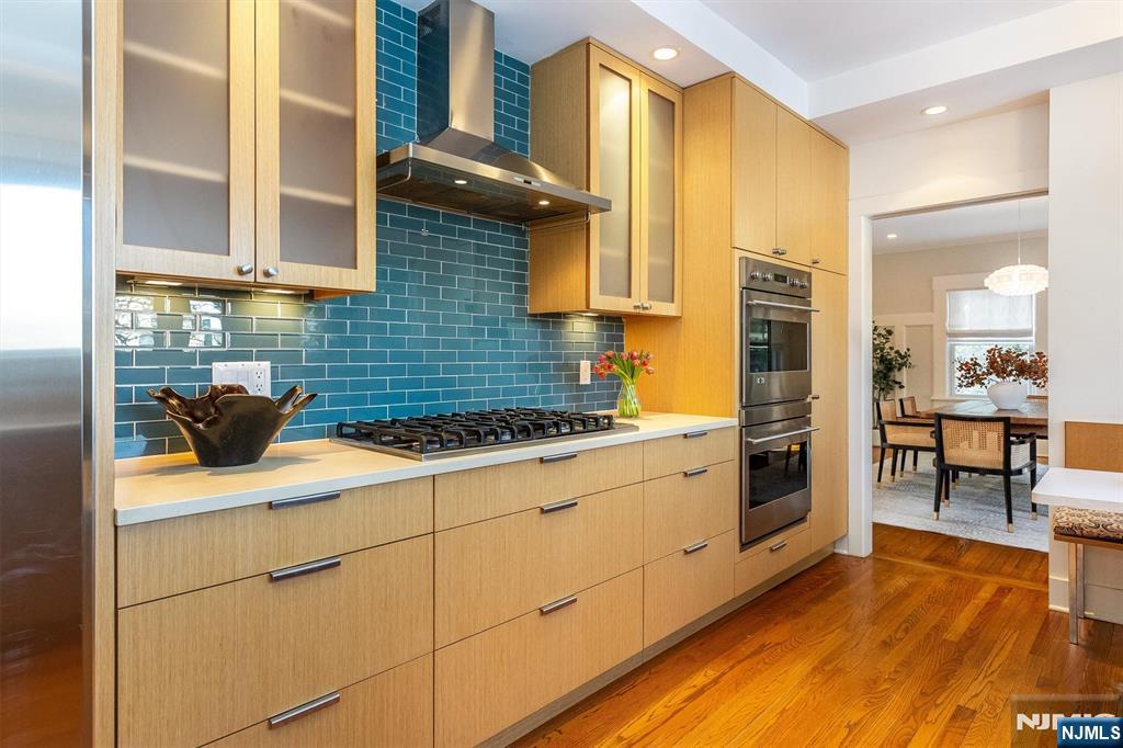 166 Montclair Avenue Montclair, NJ 07042 - Photo 15 of 38