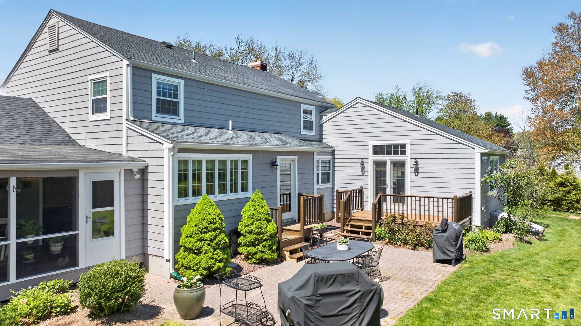 28 Deepwood Road Simsbury, CT 06070 - Photo 3 of 33