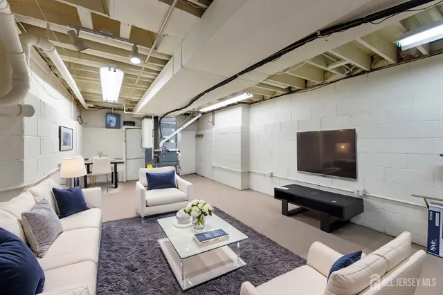 a view of a big room with an empty space