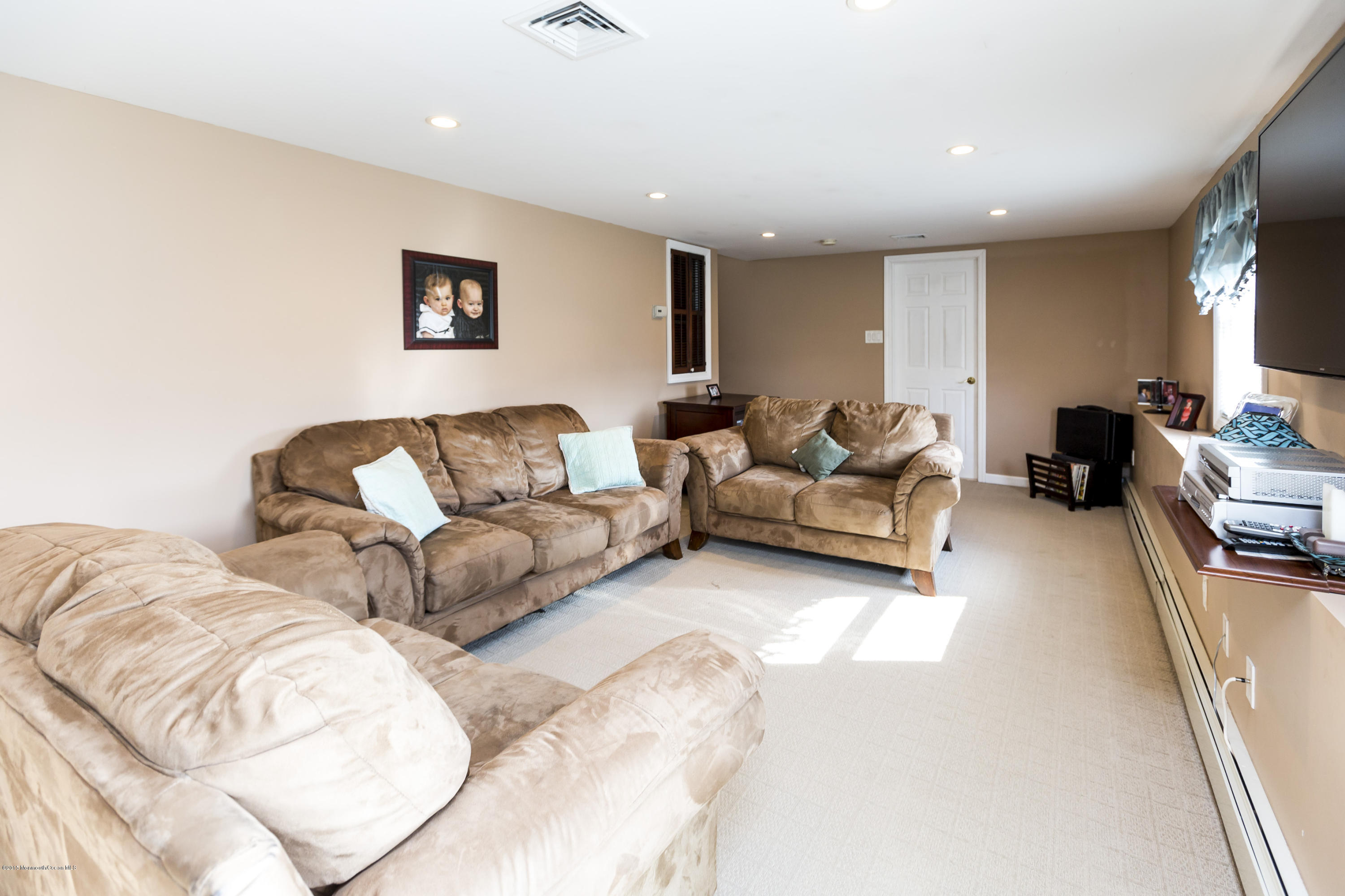 17 Old Manor Road Holmdel, NJ 07733 - Photo 11 of 24 07_Living Room-2.jpg