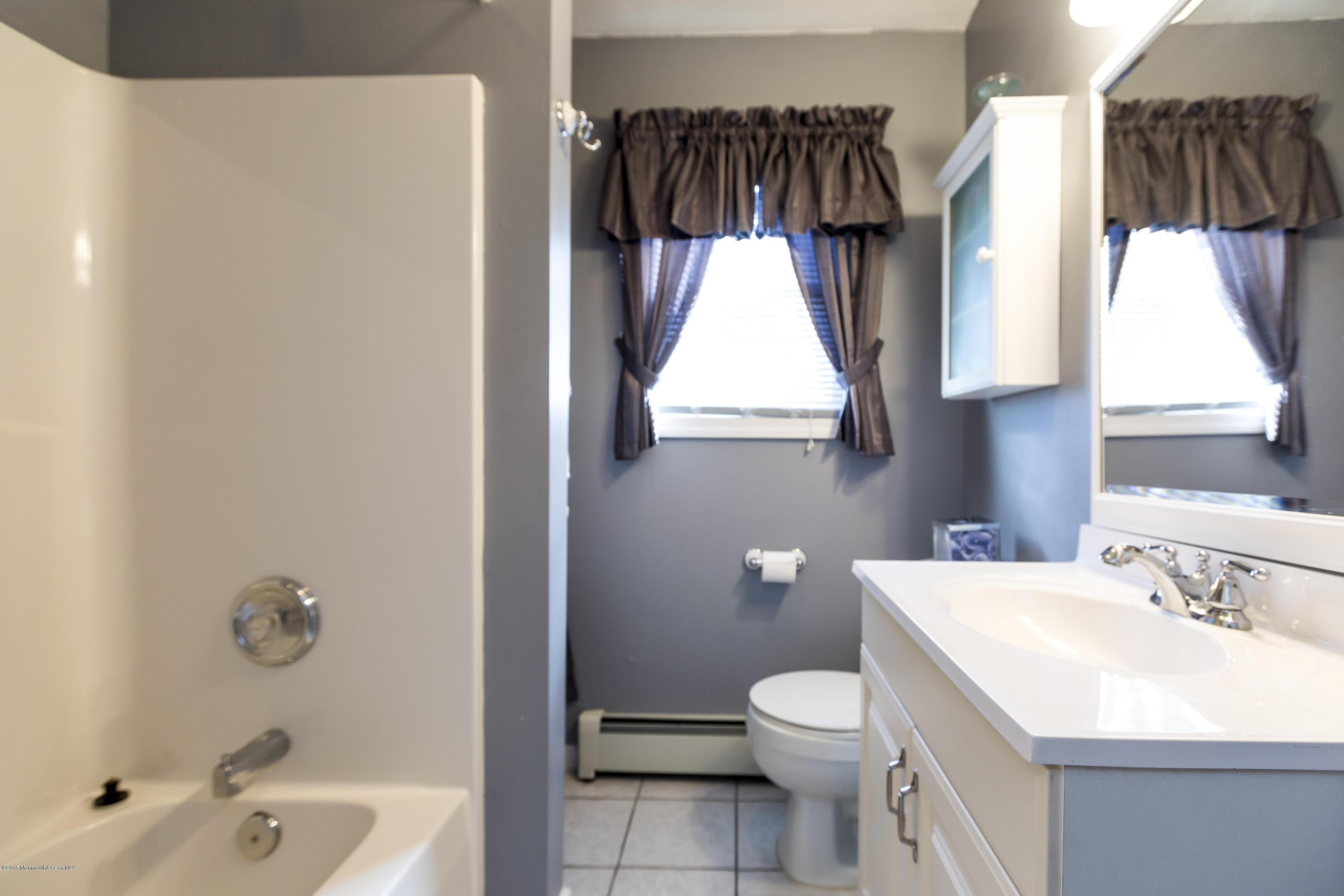 17 Old Manor Road Holmdel, NJ 07733 - Photo 14 of 24 18_Bathroom-2.jpg