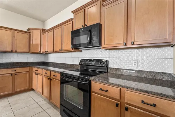 $3,600 | 11711 Breadfruit Lane, Venice, FL 34292