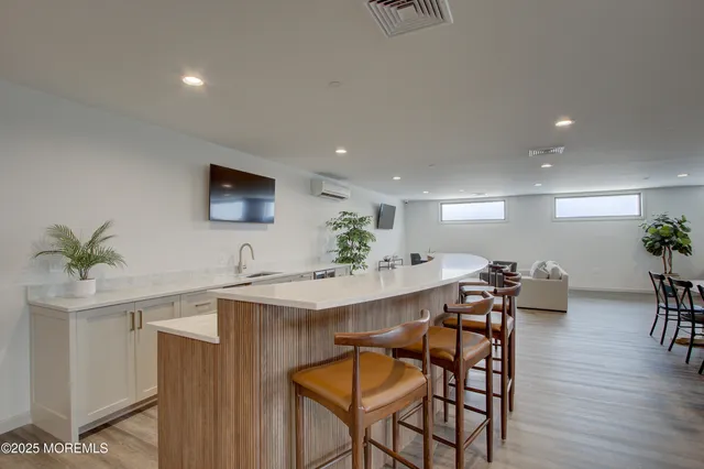 $2,950 | 272 Willow Avenue, Unit 211B, Long Branch, NJ 07740