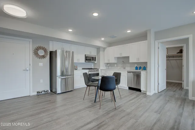 $2,950 | 272 Willow Avenue, Unit 211B, Long Branch, NJ 07740