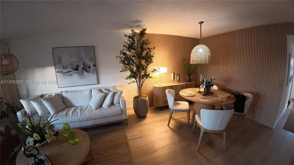 $124,500 | 10303 Sunrise Lakes Boulevard, Unit 211, Sunrise, FL 33322