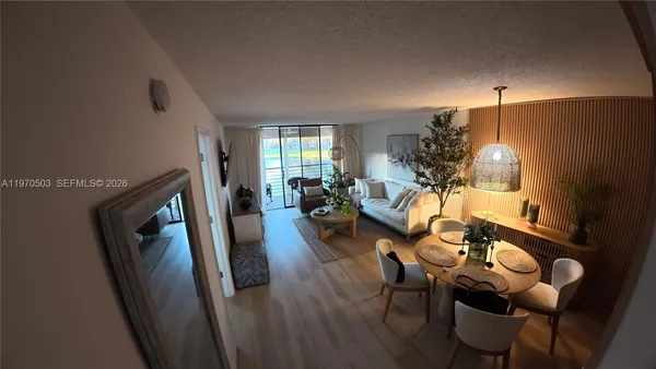 $124,500 | 10303 Sunrise Lakes Boulevard, Unit 211, Sunrise, FL 33322