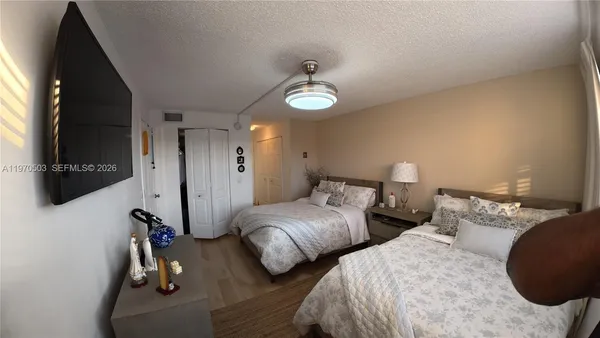 $124,500 | 10303 Sunrise Lakes Boulevard, Unit 211, Sunrise, FL 33322