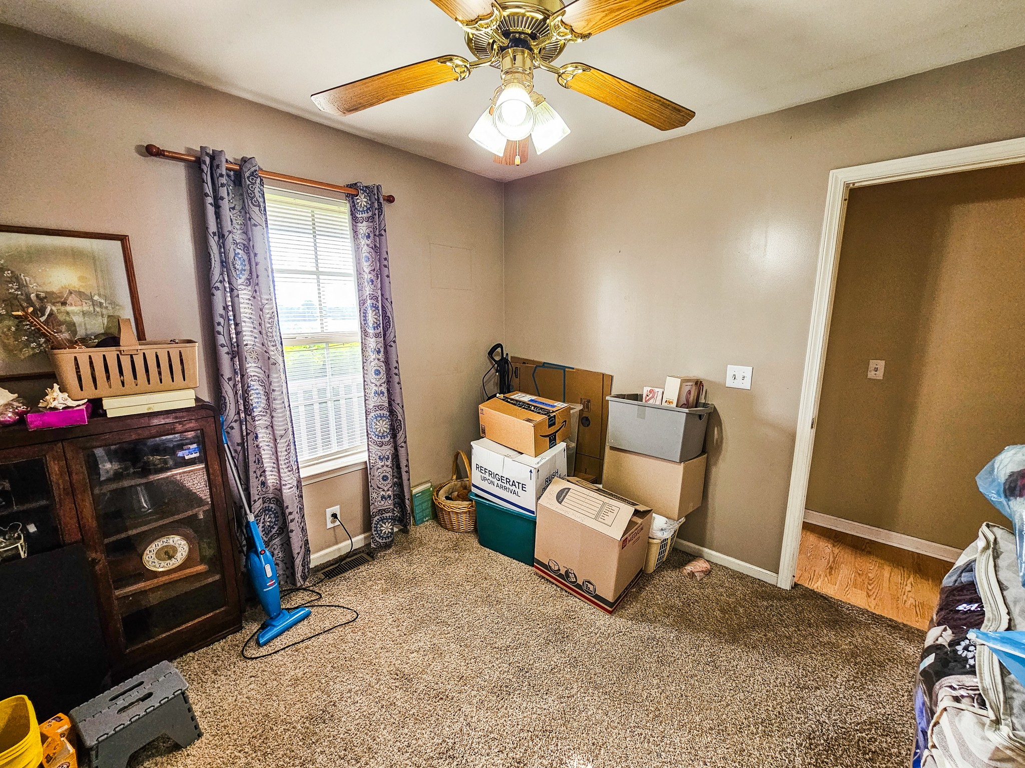 1135 County Line Road Bell Buckle, TN 37020 - Photo 8 of 16 a living room with furniture and a flat screen tv
