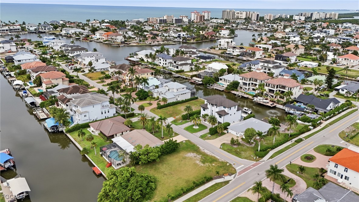 469 Trade Winds Avenue Naples, FL 34108 - Photo 11 of 24